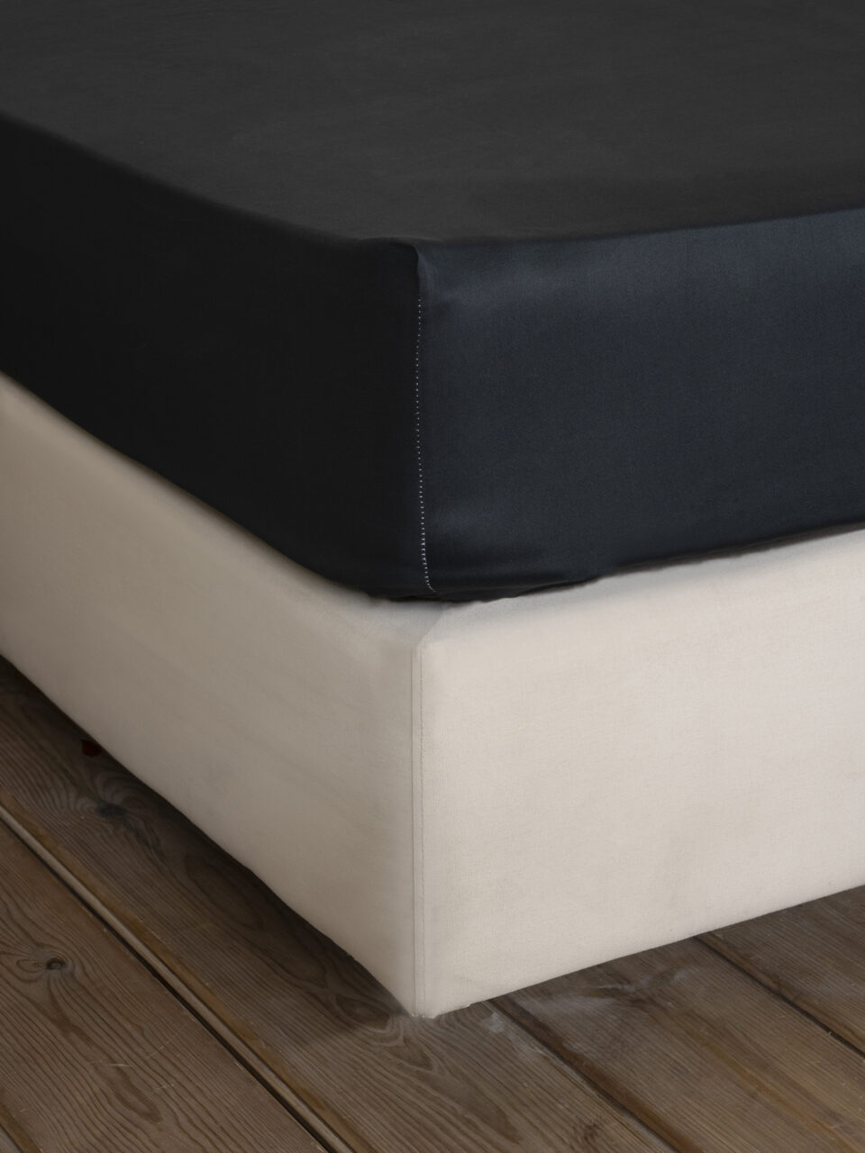 Σεντόνι Γίγας με Λάστιχο Superior Satin - Black