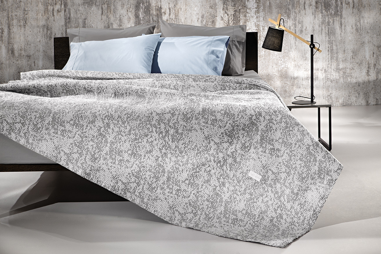 Κουβέρτα Edition Anthracite 230x260 Guy Laroche